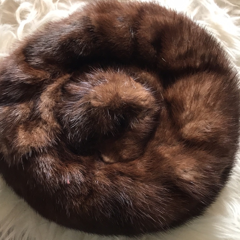 Vintage Brown Mink Fur Beret Hat 1960’s Designer Wedding Genuine Cap Warn Bride - Picture 4 of 15